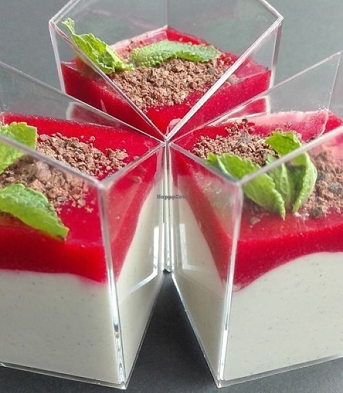 Vegan dessert - pudding at LovingRaw in Ostrava