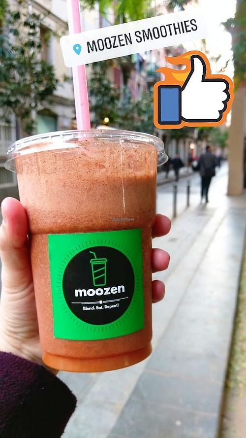 smoothie at Moozen Smoothies in Barcelona