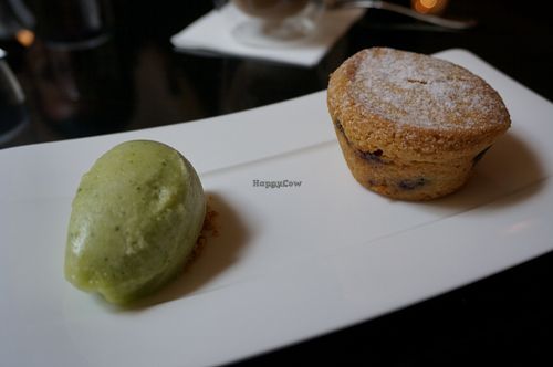 Vegan Cupcake at The Purple Bar in Paris