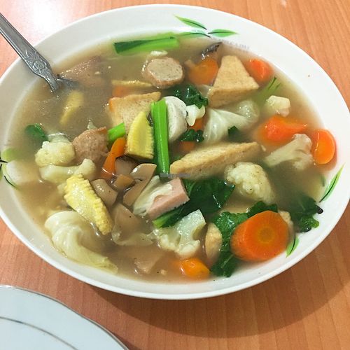 Cap cay goreng (already partially devoured).. not sure why “fried” came out soupy but it was delicious nonetheless at Waroeng SA in Malang