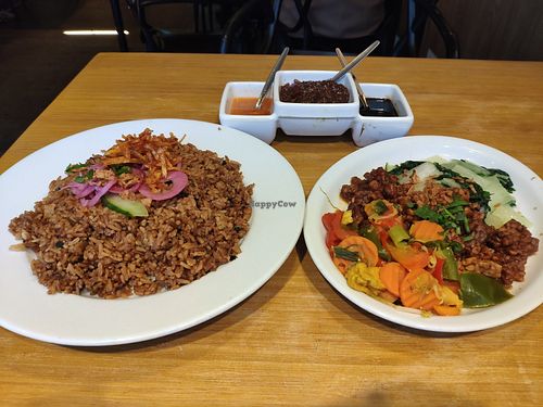 Nasi Geoenten at Warung Mini in Rotterdam