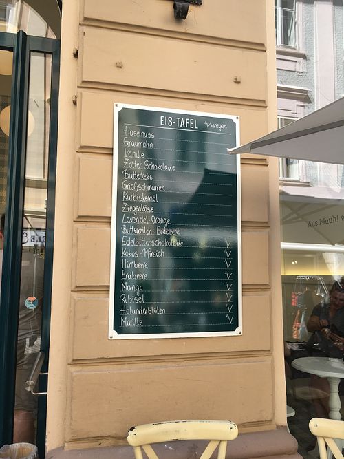 vegan labelled flavours at Eis Greissler in Klagenfurt