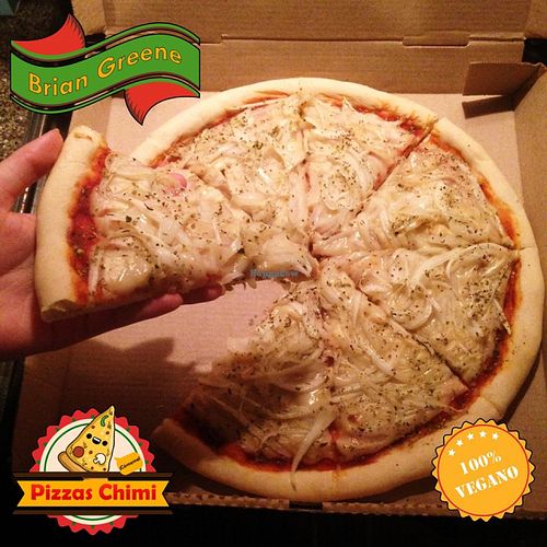 Vegan Pizza with Onions! Name of flavor is after famous vegan people :) at Pizzas Veganas Chimi in La Plata