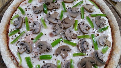 Vegan Pizza with green pepper and mushrooms! at Pizzas Veganas Chimi in La Plata