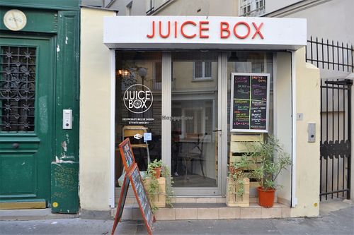 a little box of happiness at Juice Box - Fontaine Au Roi in Paris