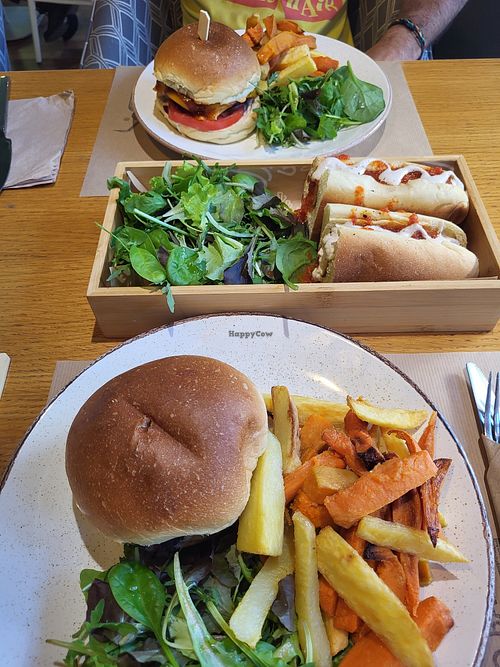 All vegan at To Bazaki Juice Bar in Chalandri