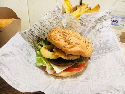 Muhai burger at Aloha Vegan Delights in Valencia