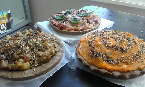 raw cakes at Manjares Veganos in Buenos Aires