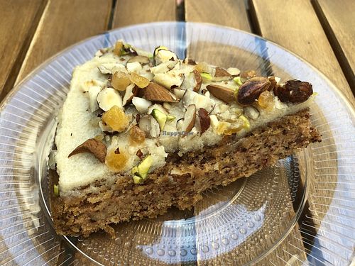 Carrot cake at Les P'tits Poissons Verts in Nimes