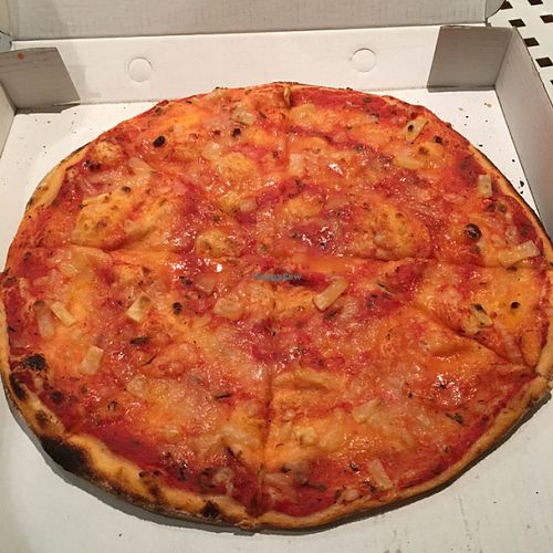 Pizza 4 quesos at Pizzeria Mayor in Madrid