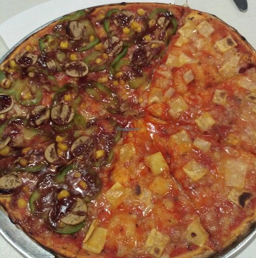 pizza 4 quesos/bbq at Pizzeria Mayor in Madrid