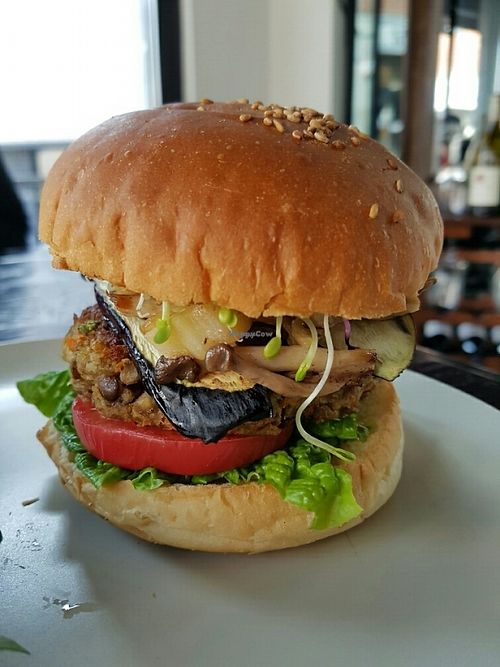 Burger at Vegetus 베제투스 in Seoul