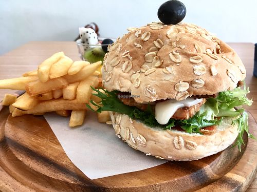 Burger with mushroom and tempeh at Yi Ke Shu - Tanjung Bungah in Penang