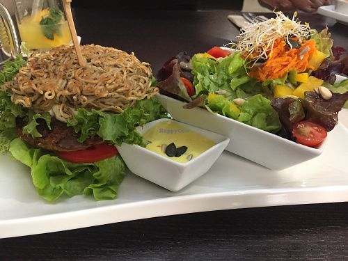 qinoa sim at Marsim Bistrobarante in Mallorca