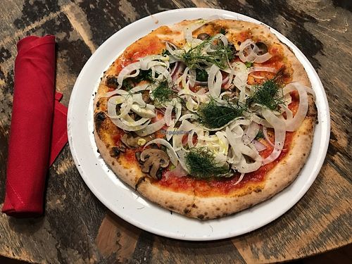 Verdure vegan pizza at Pistarro in Frederick