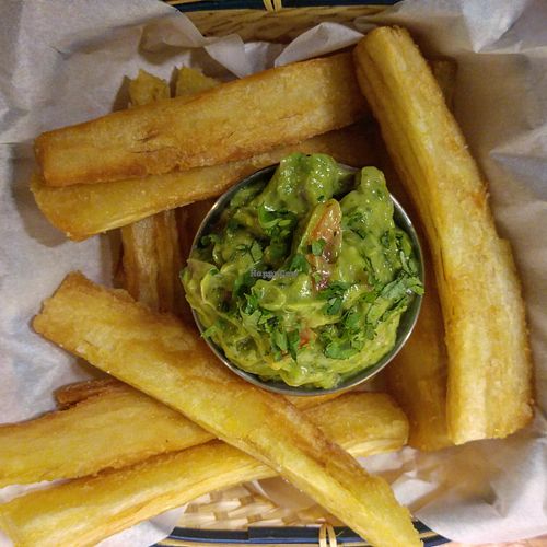 Guacamole con palitos de yuca at Sofrito Bar in Barcelona