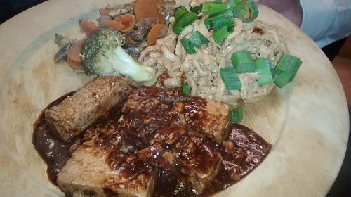 Tofu with veg and noodles at Vegan People's Kitchen in Glasgow