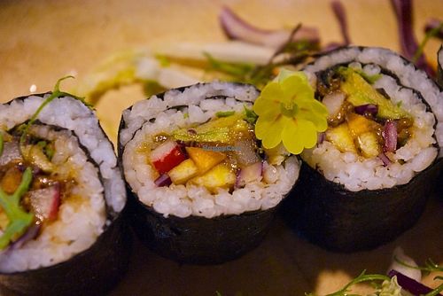 Maki vegetables and tartar of alguea at Ô Les Papilles - Food Truck in Piegut-pluviers