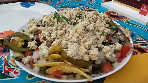 Los nachos con tofu veganos están increíbles at Quetzal - Cocina Mexicana in Barcelona