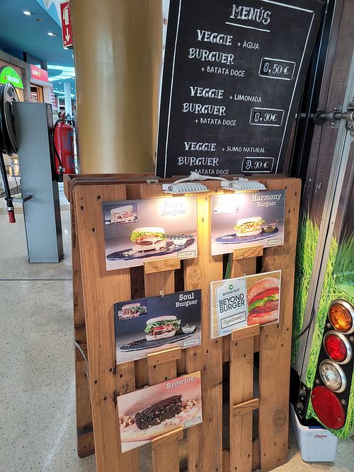  at Veggie Lovers Truck in Almada