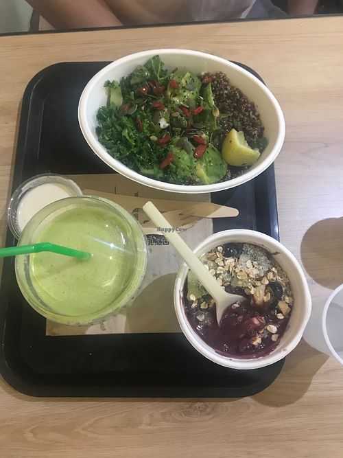 green juice, cashew sauce, kiwi kale salad and acai bowl  at Ensuite - Petits Champs in Paris