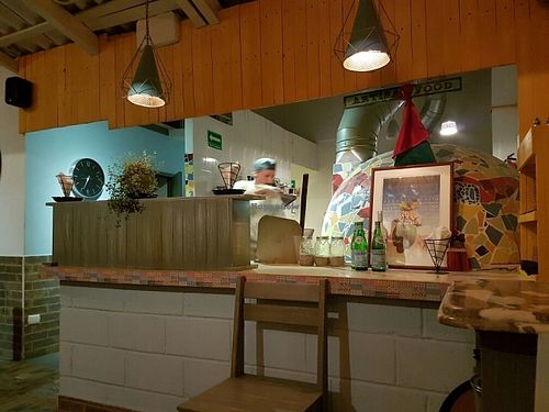 pizza oven is live at Veggitalia in Puerto Vallarta