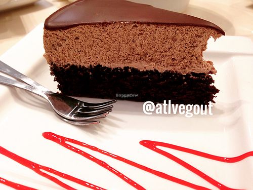 chocolate peanut butter mousse at VeGreen in Duluth