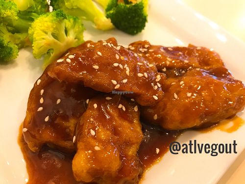 Sesame chikn  at VeGreen in Duluth