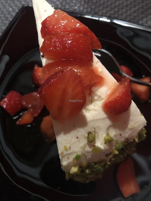 Cream and strawberry cake at La Tecia Vegana in Venice