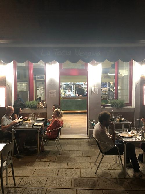 Outside  at La Tecia Vegana in Venice