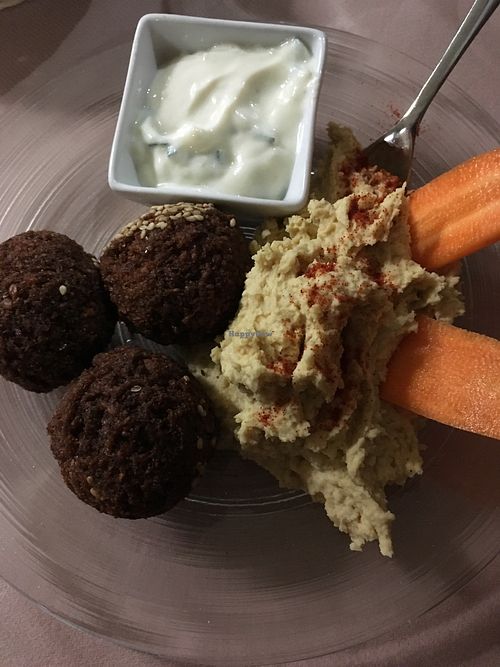 Falafel and hummus at La Tecia Vegana in Venice