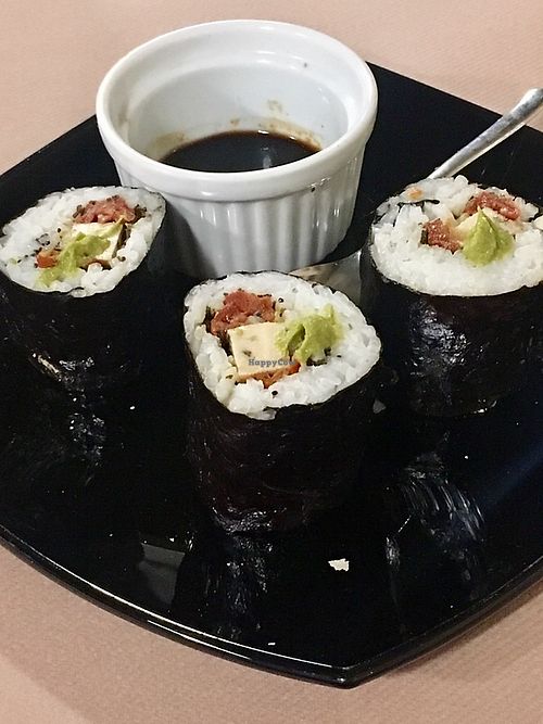 Sushi rolls at La Tecia Vegana in Venice
