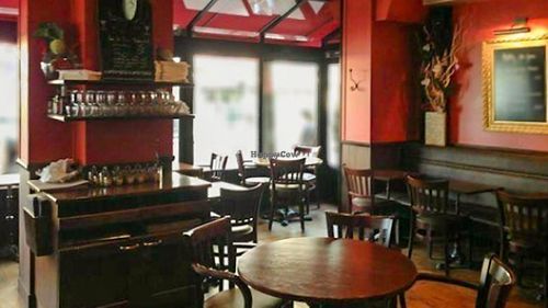 Restaurant interior at L'Apollinaire in Paris