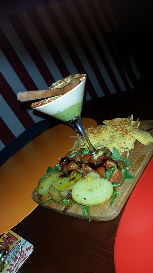 The hummus avocado cocktail - or as I like to call it: the tastiest starter EVER!  at Sa Ximbomba in Mallorca