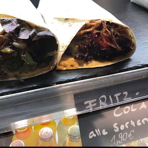 wraps & lemonade at Picknick Vegan in Frankfurt