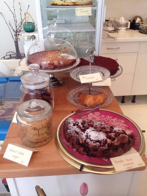 vegan cakes and cookies at Cafe Con Amore in Berlin