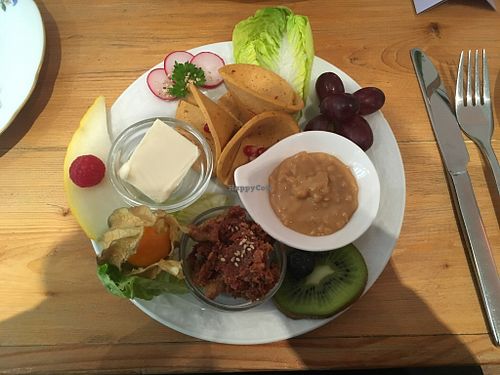 Vegan breakfast 😊 at Cafe Con Amore in Berlin