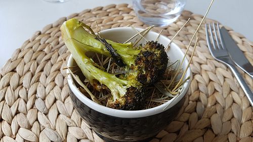 Broccoli cooked on hay at ONA in Ares