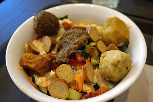 Oriental Salad Bowl + Vegan Sausage at SAMAM - Cantine végétale in Paris