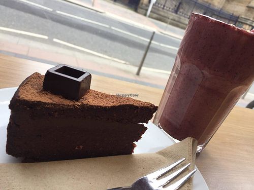Raw victoria sponge cake & berry smoothie! at Picnic in Glasgow