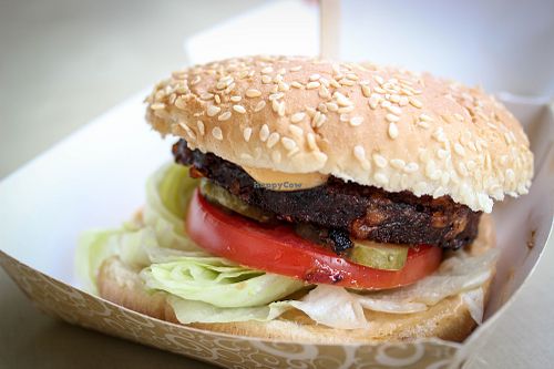 beefless burger at Veganio in Prague