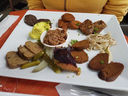 Big delicatessen platter at Le Faitout Vegan in Paris