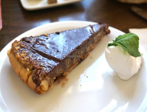 Tarte Noire at Le Faitout Vegan in Paris
