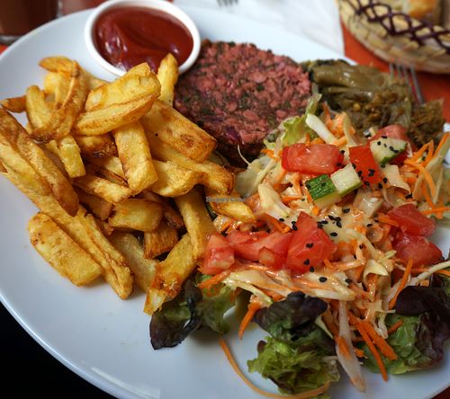 Tempeh Tartare w/fries and salad at Le Faitout Vegan in Paris