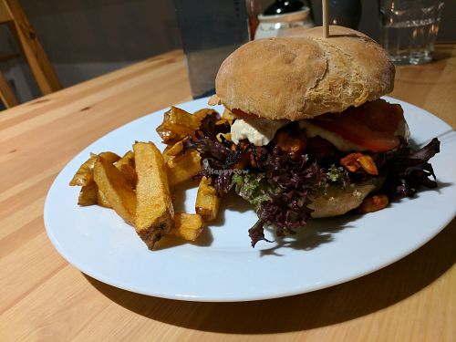 Jackfruit Burger with chips at Holy Cow in Edinburgh