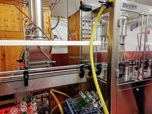 Wine tour at Cairn o'Mohr Winery in Errol