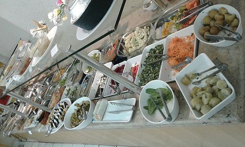 Buffet per kilogram at San Te Tang in Petropolis