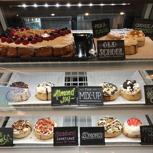 Showcase at Cinnaholic in Brea