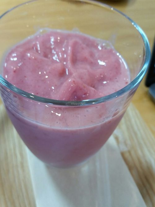 strawberry soy smoothie at Cocolo in Kyoto