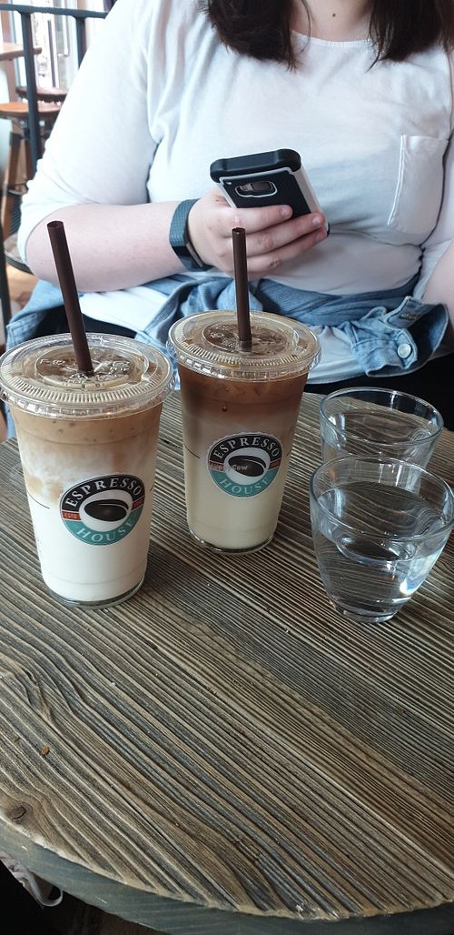 Oat milk iced lattes using oatly barista at Espresso House - Vesterbrogade in Copenhagen